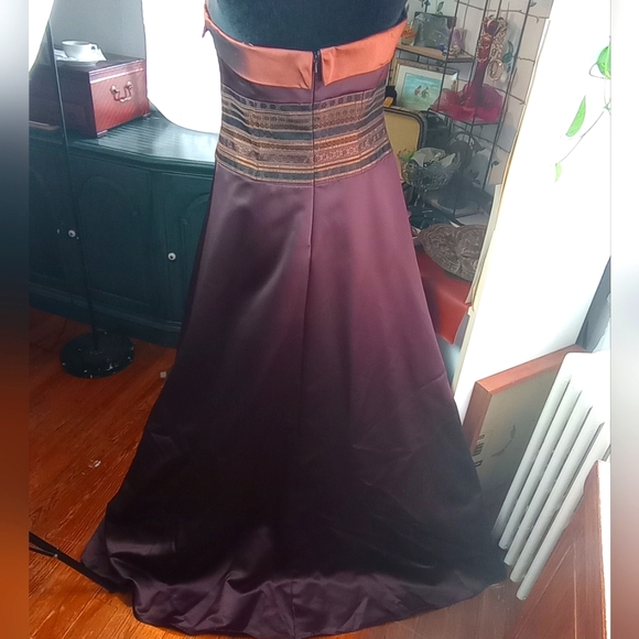 REDUCED! David's Bridal NWT Brown Strapless Sheath Brocade Bodice Copper Trim - Picture 15 of 16